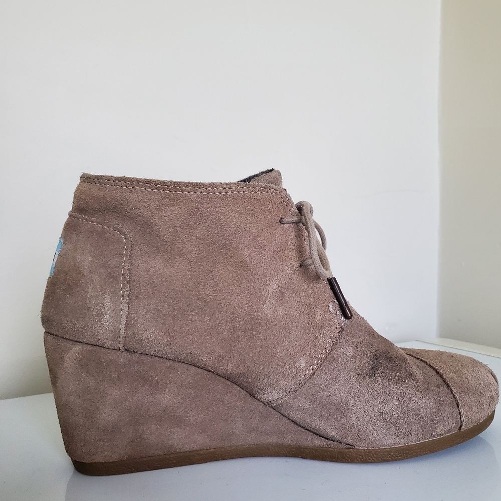 Toms wedge booties - super cute! - Picture 5 of 13